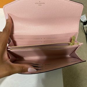 Selling a Louis Vuitton Wallet